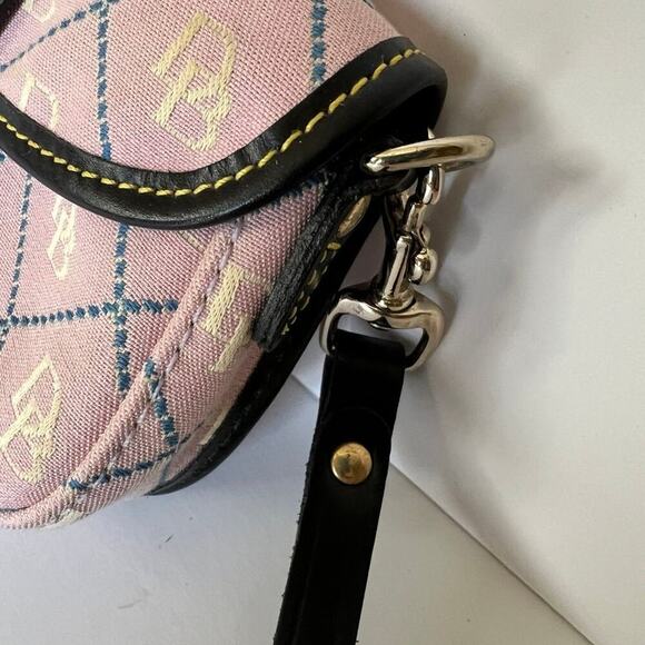 Dooney & Bourke, women's mini wristlet, pink black trim - Picture 5 of 9